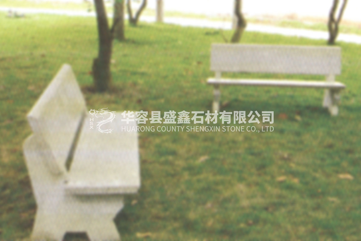 石凳